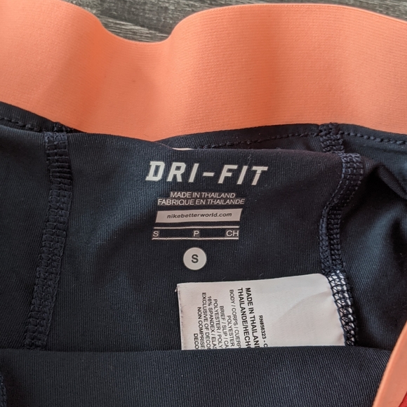NIKE - DRI-FIT 2 in 1 short - Picture 3 of 11